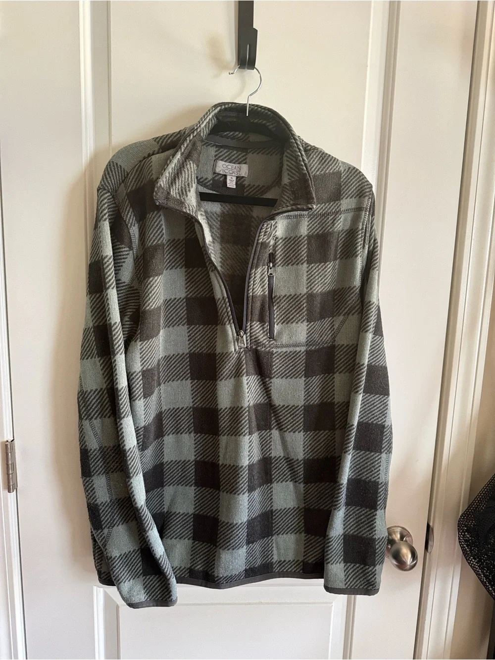 Ocean Coast Men’s Black & Light Green Buffalo Plaid Quarter-Zip Fleece Pullover